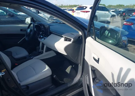 2025 Toyota Corolla Cross L z USA, uszkodzony, nr VIN 7MUAAAAG1SV140017